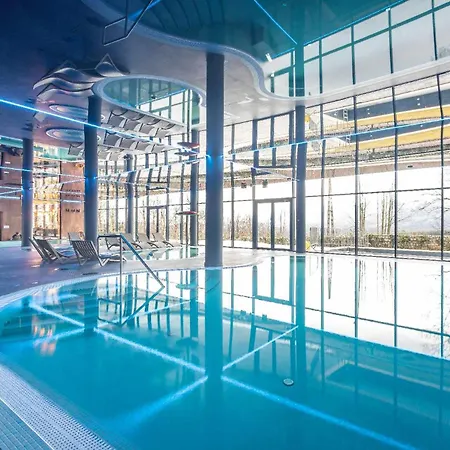 Villa6 Szklarska Poreba- Budynek Glowny -widok Na Gory-duze Tarasy شكلارسكا بوريبا
