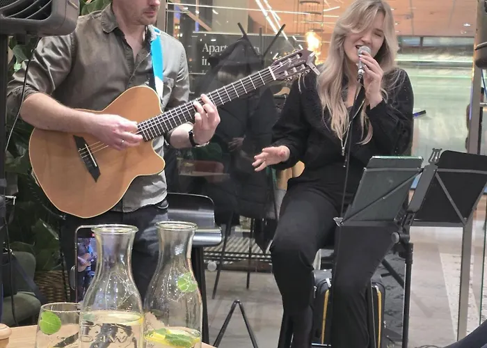 Villa6 Szklarska Poreba- Budynek Glowny -widok Na Gory-duze Tarasy